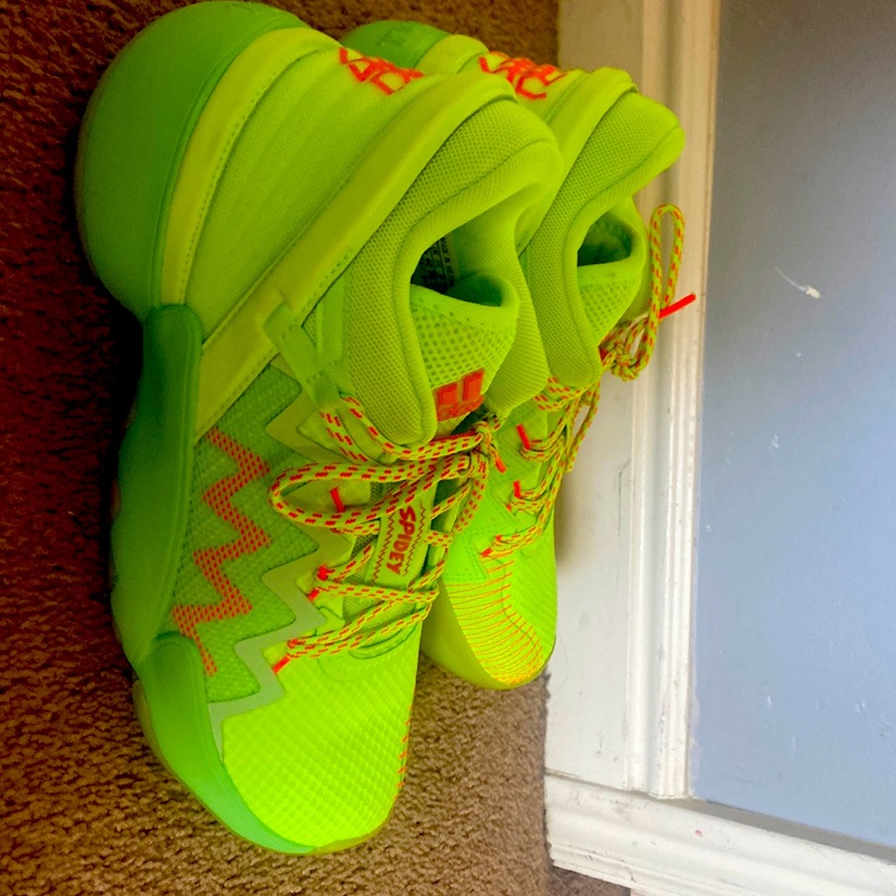 Donovan Mitchell 2 shoes size 7